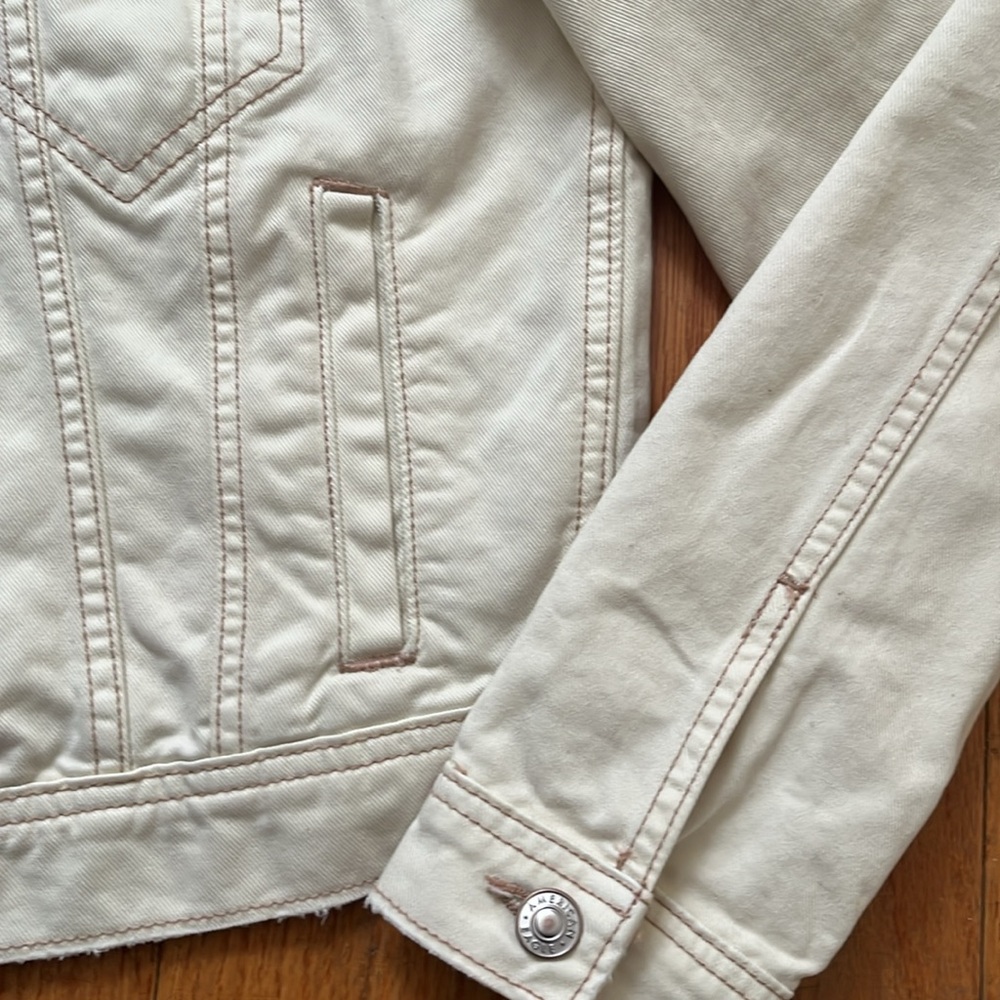 American Eagle White Denim Jacket - Picture 6 of 6